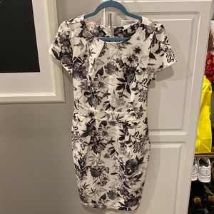 Suzy Shier Medium Flowered Dress NWT